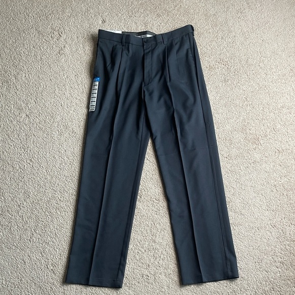 Haggar Men's Gray/Blue CoolPro Pleated Pants - Picture 1 of 4